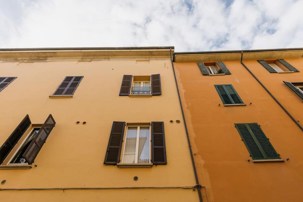 Suite In Via Del Pratello Болонья Экстерьер фото