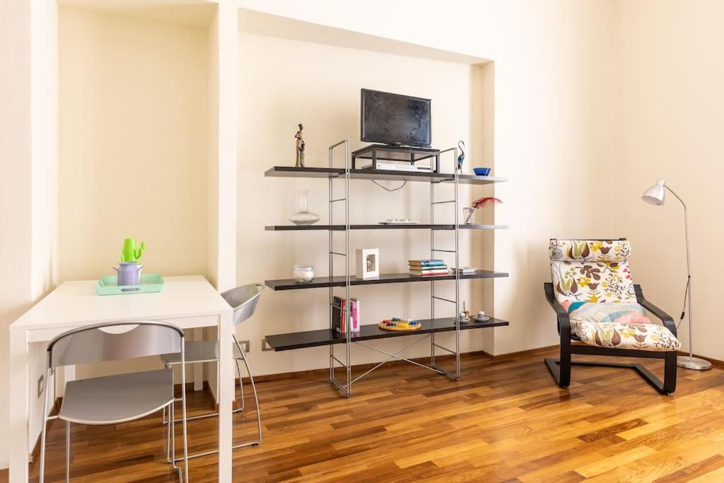 Suite In Via Del Pratello Болонья Экстерьер фото